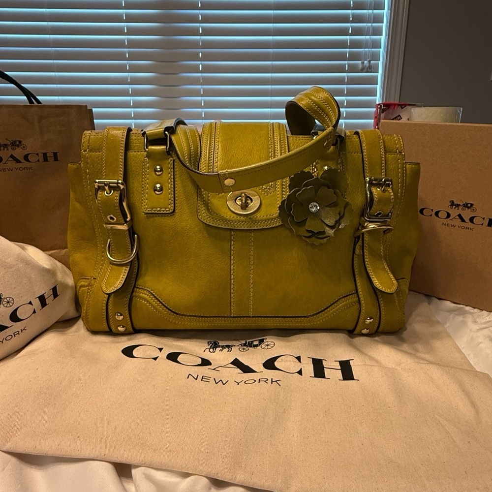 Coach Vintage Hampton Large Messenger Carry All Bag